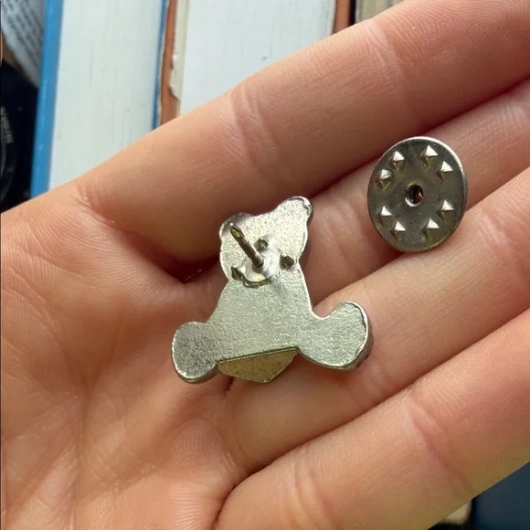 Vintage teddy Bear pin - Picture 6 of 6